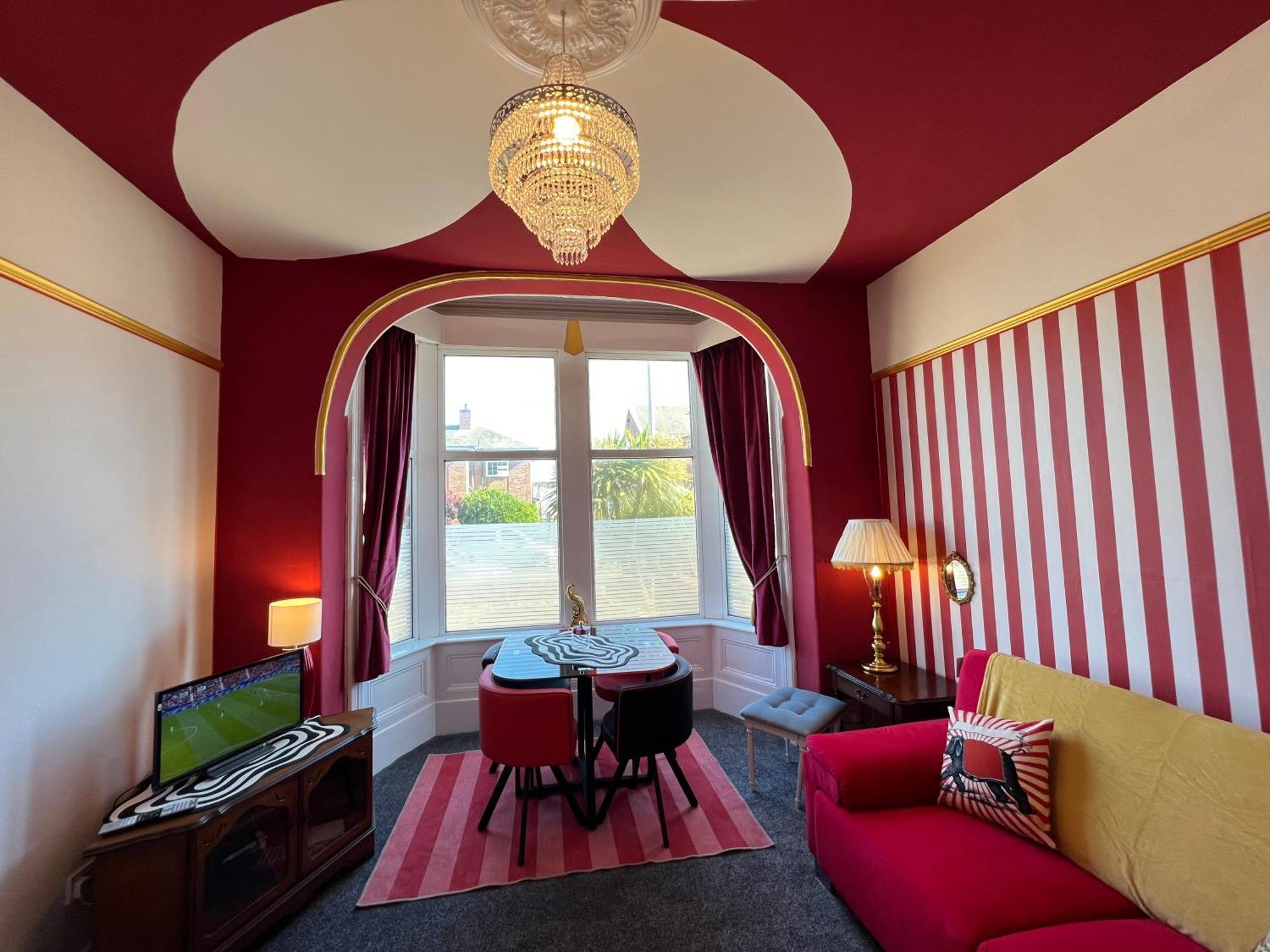 Circus Suite Блэкпул Экстерьер фото